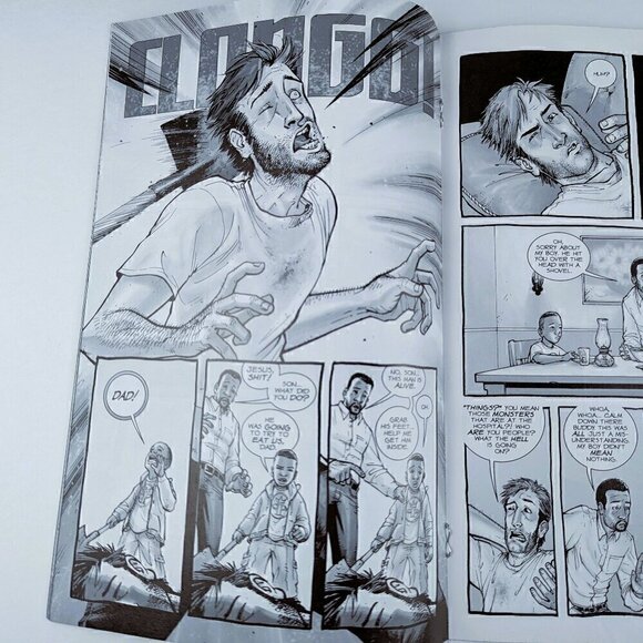 The Walking Dead Wizard World Comic Book - 2015 St. Louis Edition #1 - Picture 9 of 9